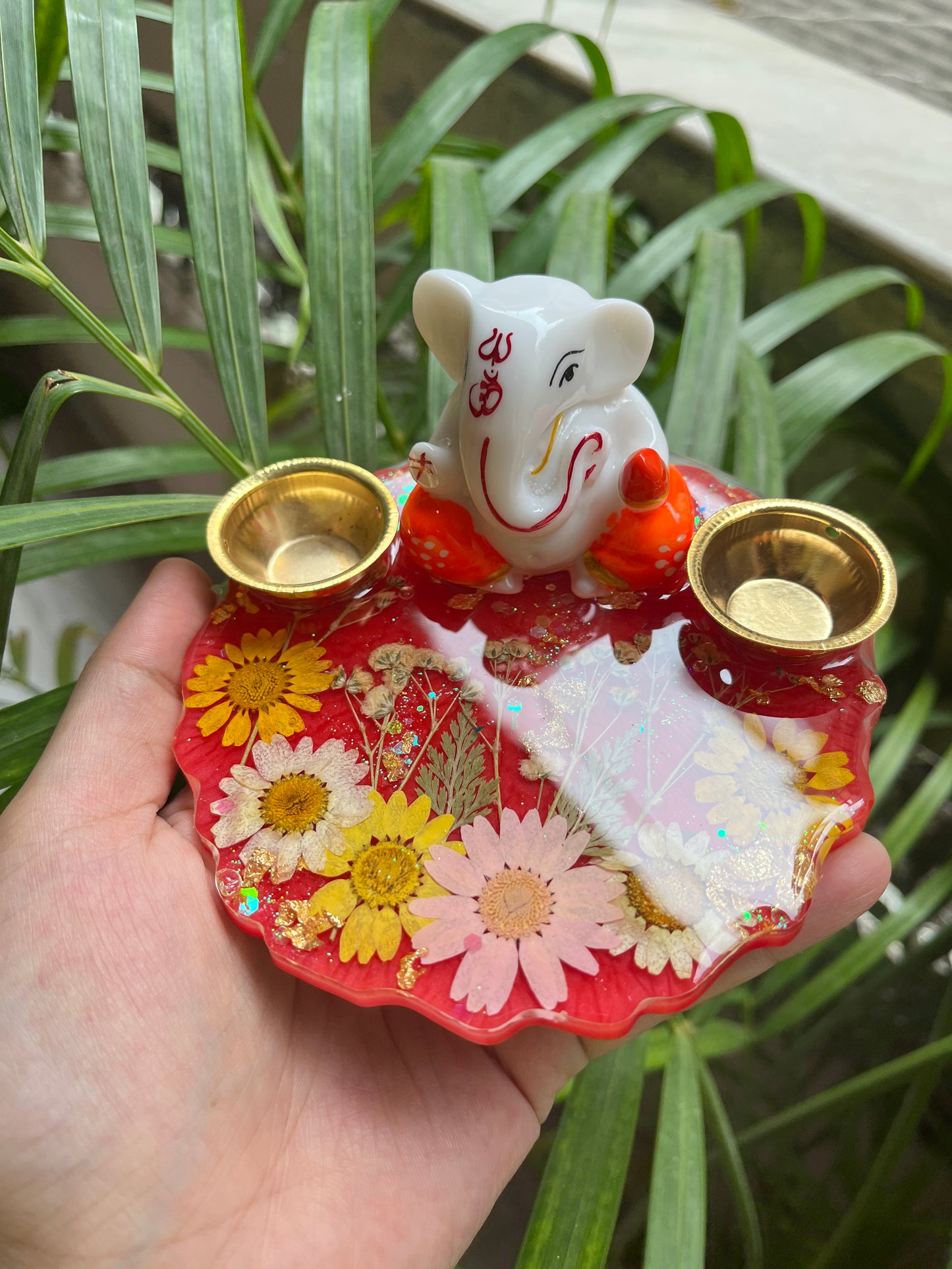 Petite Floral Ganesha Platter - Red Gardenia