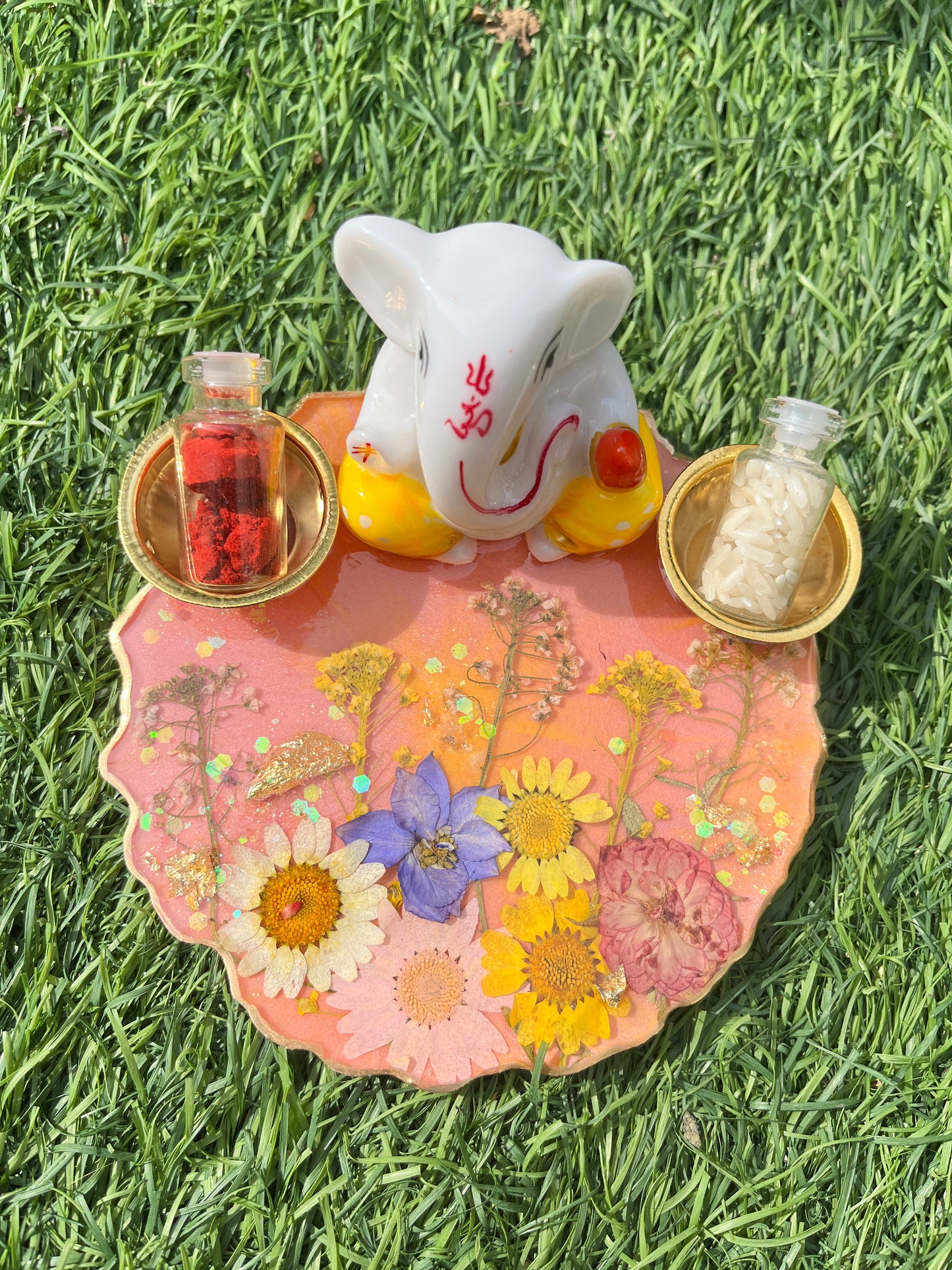 Petite Floral Ganesha Platter - Peach Gardenia